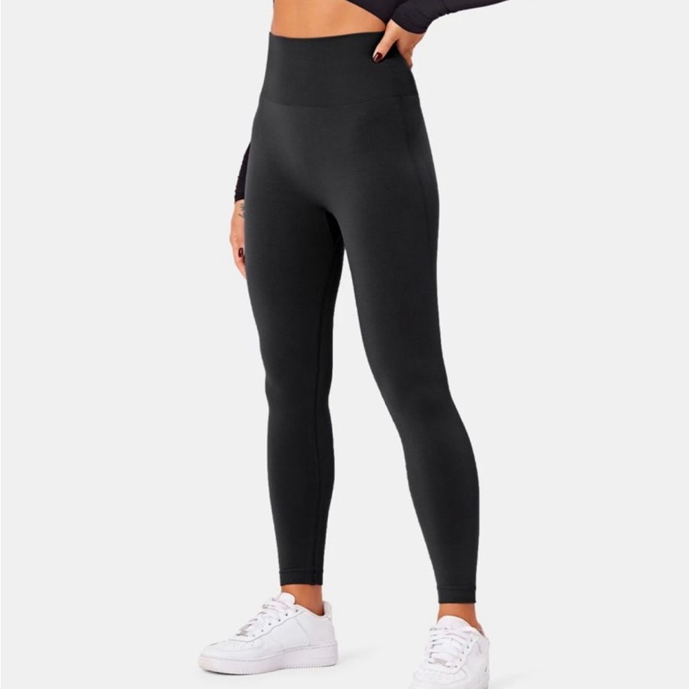 Halara Women’s Size L Seamless Flow High Waisted Plain Butt Lifting Leggings